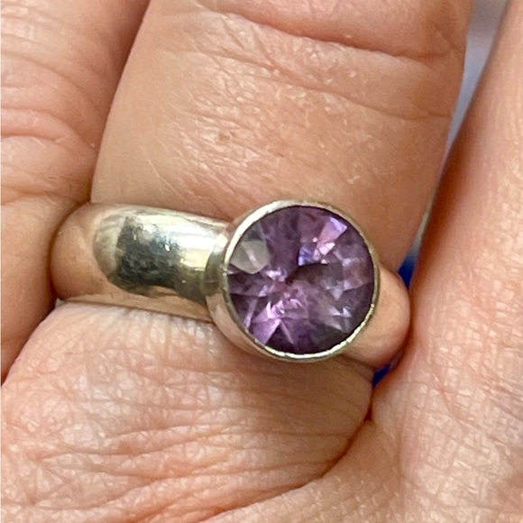 2ct AMETHYST set in Sterling Ring. Winner! MOST UNIQUE STONE & SETTING! MUST SEE - Picture 4 of 16
